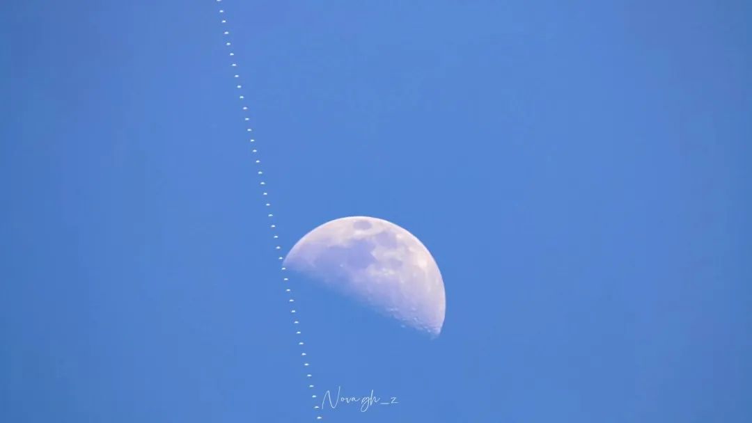 ISS 凌月