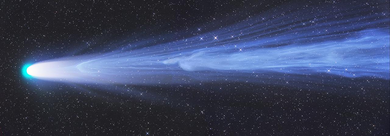 伦纳德彗星在一次“分离事件”期间的照片。