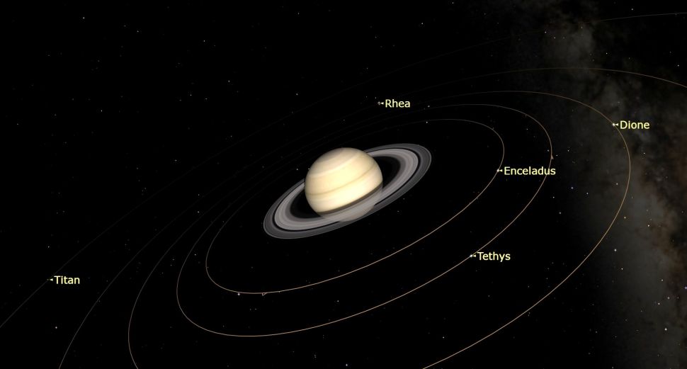 土星也是夜空中无法忽视的存在。