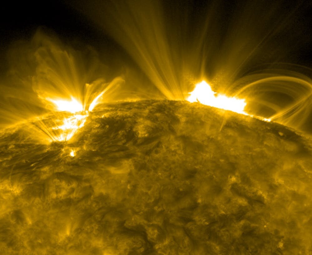 2017年9月发生的太阳耀斑，使用超紫外线波长717埃（Angstrom）所拍摄。图片来源：NASA/GSFC/Solar Dynamics Observatory