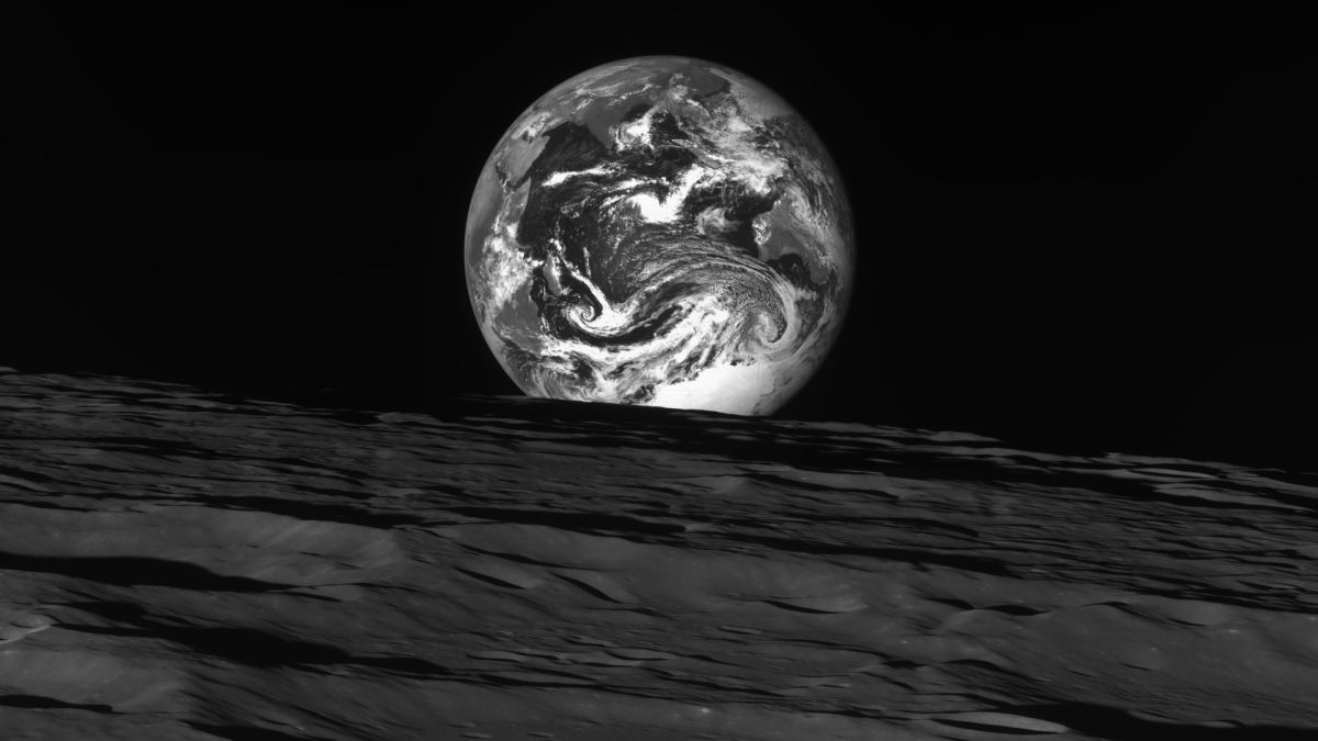 韩国 Danuri 任务于 2022 年 12 月 24 日拍摄的地球和月球图像。（图片来源：KARI）