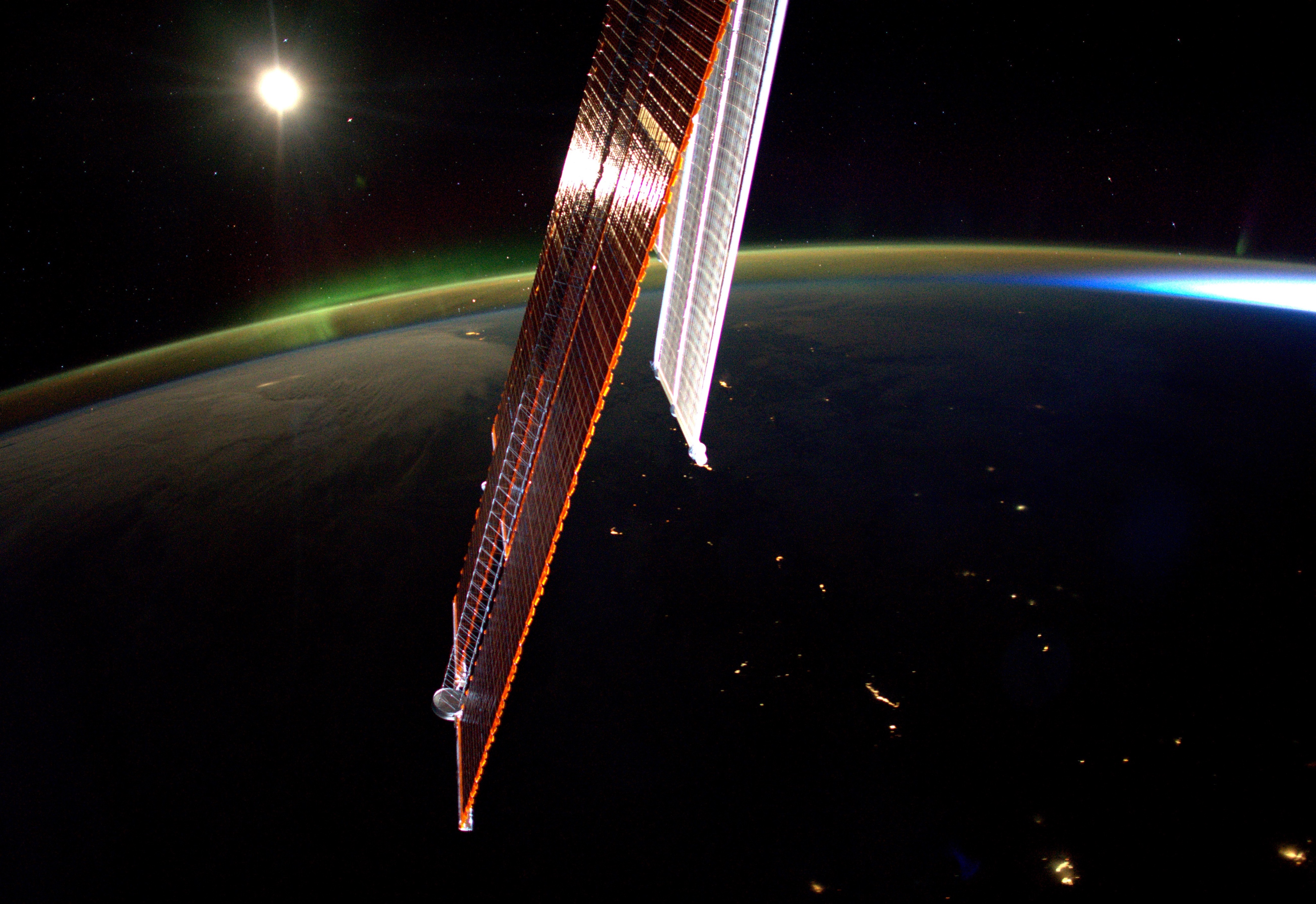 JAXA宇航员若田光一(Koichi Wakada)在国际空间站拍摄的极光。